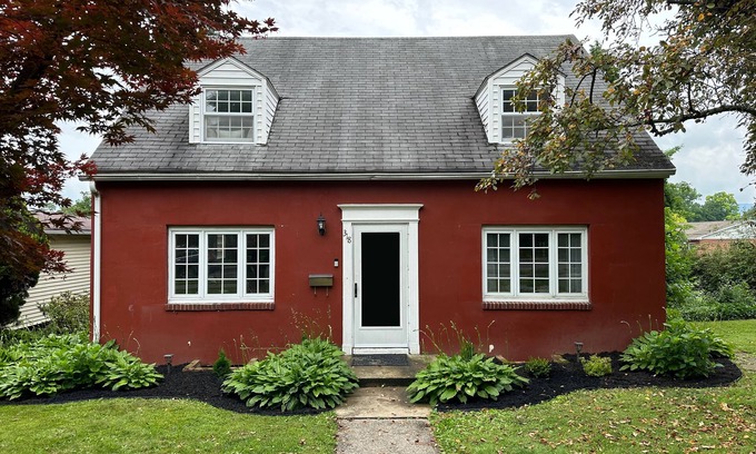 State College Casa | "Little Red House" eclectic 3BR, walk to downtown State College! Pet Friendly!