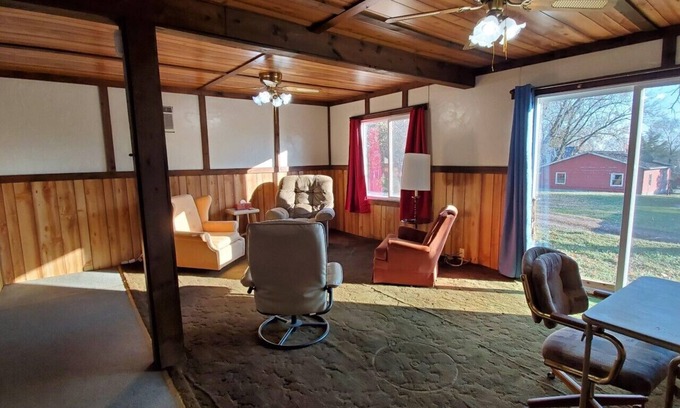 Leon Casa | Little River Inn Motel & Guest House