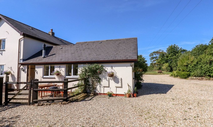 Beaworthy Cabaña | LITTLE ROWAN AT ROWAN PARK FARM, pet friendly in Ashwater