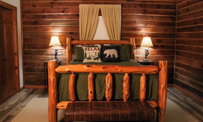 Blue Creek Cabina | Little Smokies of Ohio Escape Cozy 2 Bedroom Cabin+Private Hot Tub+Starlink WiFi