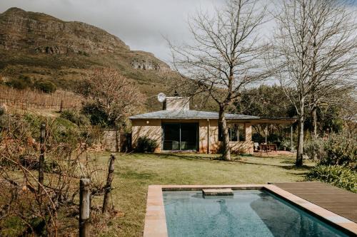Stellenbosch Casa | little villa in the vineyard
