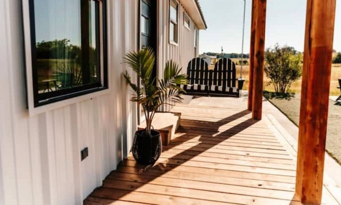 Canton Cabaña | Little White Cottage 2