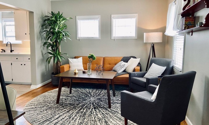 Ferndale Casa | Little Yellow House in Ferndale! Quiet, Cozy 3BR