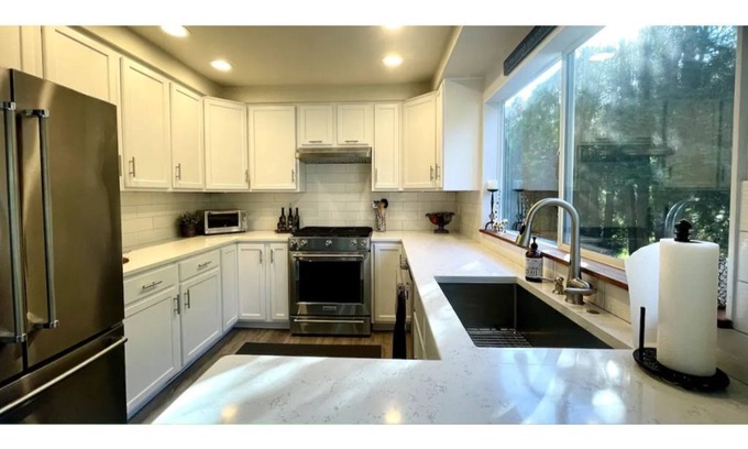 Lake Forest Park Casa | Livable C near Lake Washington!