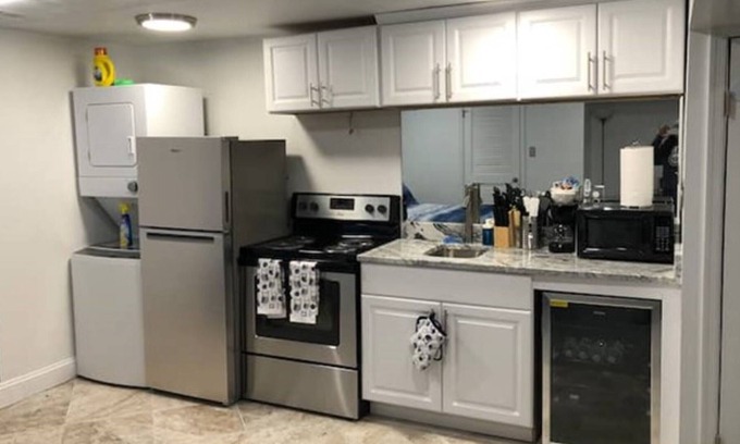 Downtown Baltimore Apartamento | Live a Cozy and Tucked Away Lifestyle in this city style Studio!