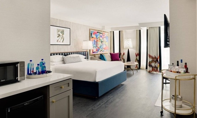 Tri-West Apartamento | Live Comfortably: Full Kitchen Suite in West Hollywood