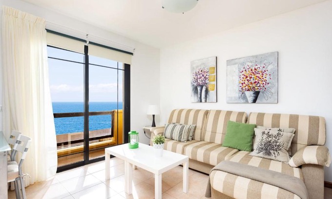 Poris de Abona Apartamento | Live Faro Poris House with beautiful sea views