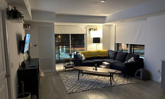 Henry Farm Apartamento | Live in Luxury in Upper North York