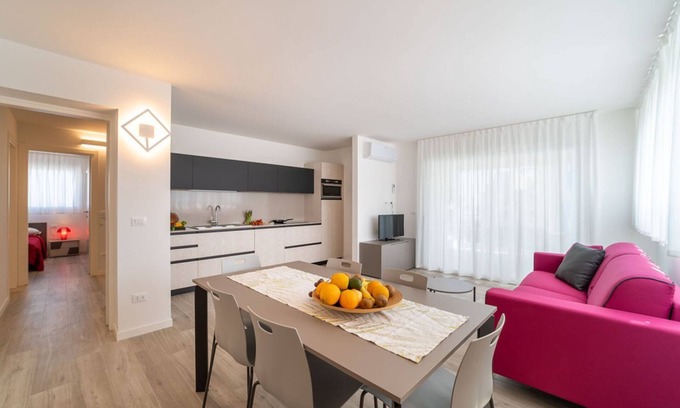 Lignano Sabbiadoro Apartamento | Viva con estilo: apartamento nuevo en una residencia de lujo