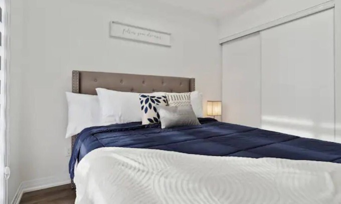 Pickering Casa | Live Lavishly: Modern 2B/2B + Office, 5G, Parking