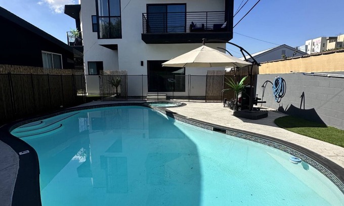 Del Aire Casa | Live like a Hollywood superstar. Right next to LAX, SoFi Stadium, and beaches.