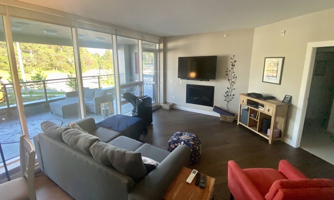 Regional District of Nanaimo Condominio | Live, relax and play by the sea