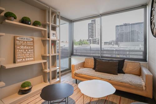 Barrio Italia Apartamento | Live the Authentic Vibe of Barrio Italia