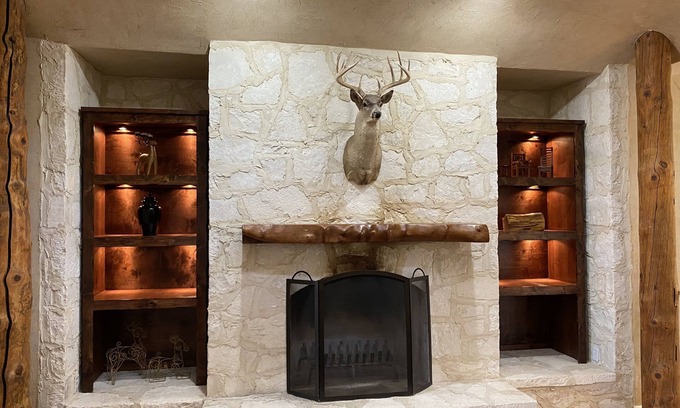 Ingram Casa | LIVE WATER LODGE on Johnson Creek 5 Bedrooms sleep 11, 4 1/2 baths