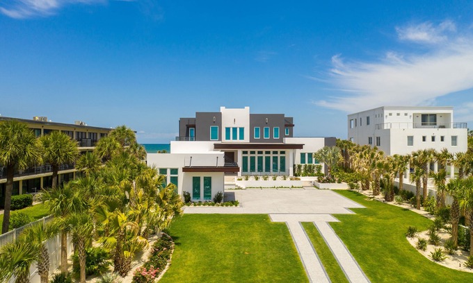 Crescent Beach Casa | LIVE YOUR BEST BEACH LIFE!