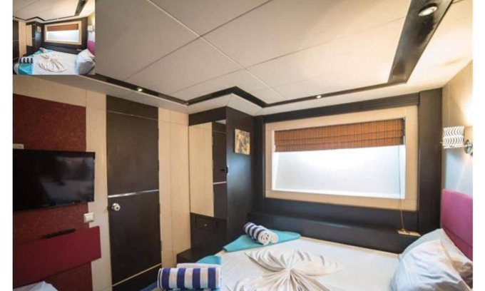 Vaavu Atoll Casa | Liveaboard exclusive yacht