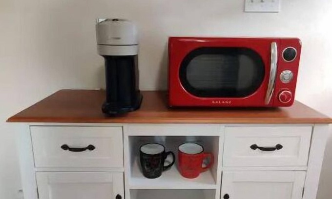Kettering Casa | Lively 2 BR w/AC Near Hospitals And Fraze Pavilion