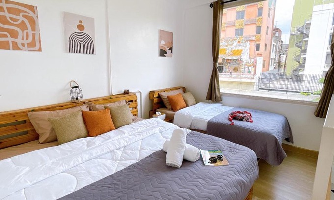 Talat Yot Apartamento | Lively and cozy canal house ,Entire house