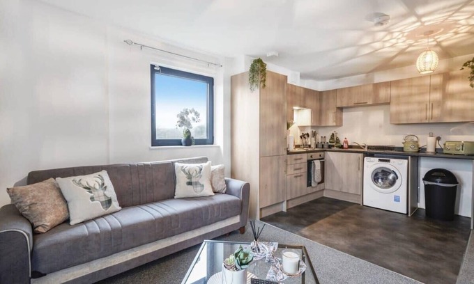 George Green Apartamento | Livestay Stylish 2 Bed 2 Bath Heathrow Apartment