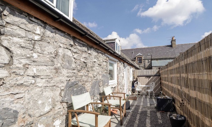 Tomintoul Cabaña | LIVET COTTAGE, pet friendly, with open fire in Tomintoul