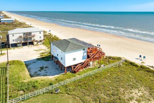 Surfside Beach Casa | Livin' The Dream Beachfront & Center