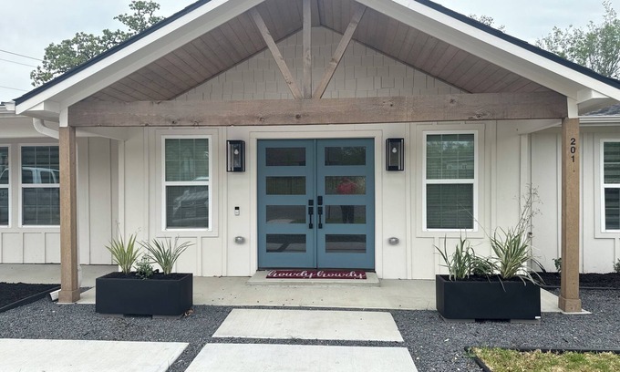 Oakwood Casa | Livin' The Life Inn CStat