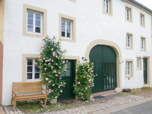 Dudeldorf Apartamento | Living-in-History: Historischer Charme und Design