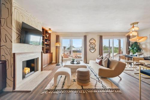 La Jolla Casa | Living Lux in La Jolla - Beach - AC - Shops