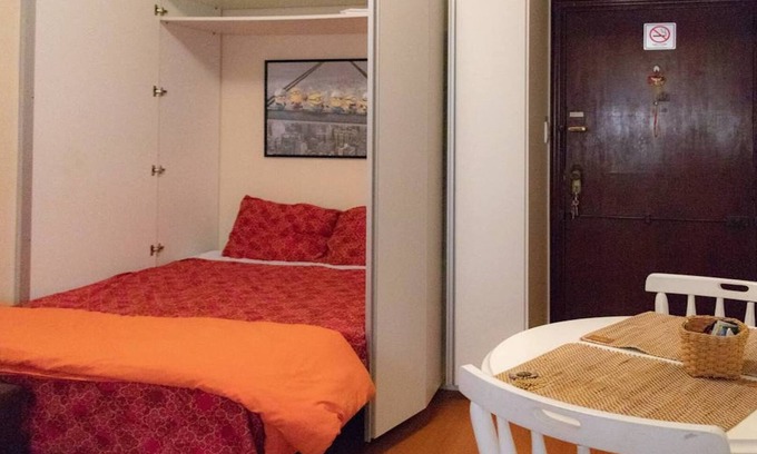Ponta da Praia Apartamento | SALÓN MEDIA PENSIÓN ANN CANAL 6 - AIRE, WI-FI, TV POR CABLE, LAVADO Y SECADO Y GARAJE