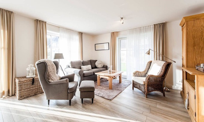 Busum Apartamento | Living under thatch - vacation apartment for 4 people