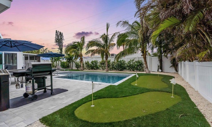 Holmes Beach Casa | LivingGood by Duncan Real Estate