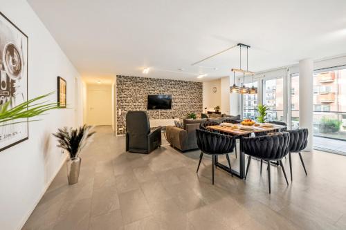 Pforzheim Apartamento | LIVINGLike-Apartment - Central & Spacious with Balkony & Garage, Coffee - 103m2
