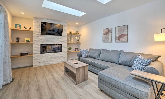 Livonia Casa | Livonia Home: 4 Mi to Plymouth Main Street
