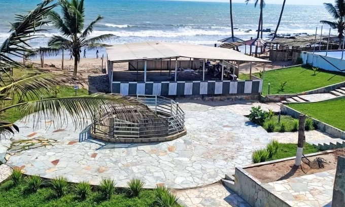 Kokrobite Hotel | Lloyds Beach Resort & Hotel