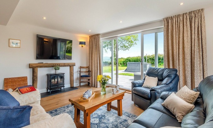 Clynderwen Cabaña | Llwyncelyn Farmhouse