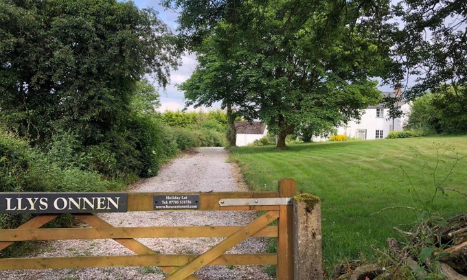 Leeswood Casa | Llys Onnen - North Wales Holiday Cottage