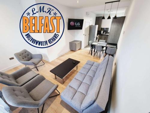 Belfast Apartamento | LMK, 2 Bedroom Apartment, with Roof Terrace, Free parking, EV Charger, Great Location.