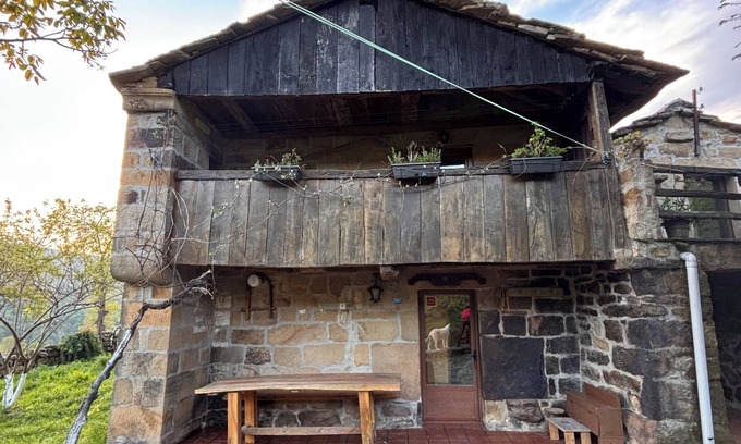 Resconorio Cabina | Cabaña Pasiega Lo Macario, con vistas al bosque