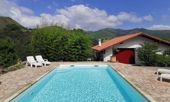 Bidarray Casa | Loc charm with swimming pool in Bidarray - Netherlands basqueMaison character