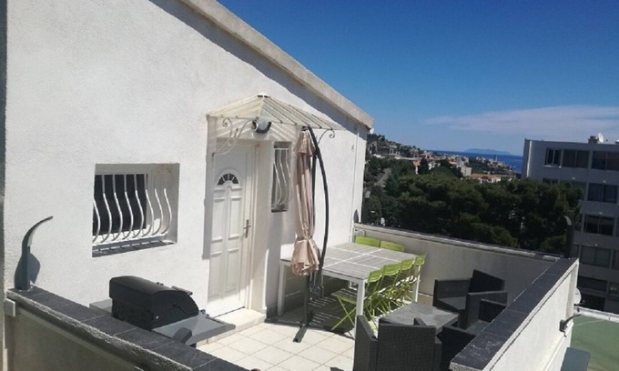 Bastia Apartamento | Loc. T2 villa Bastia south, terrace, near beaches, shops and activities