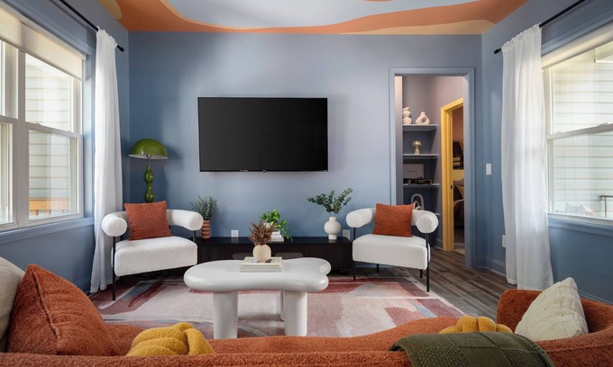 Raleigh Casa | Local Artistic Flare~Sleeps 12~New Modern Build