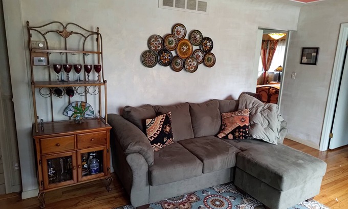 Livonia Casa | Local Livonia House