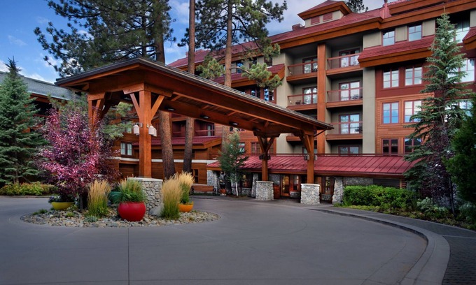 Lakeside Park Complejo | Located in Heavenly Village, nearby restaurants and shopping, ski lift outside !