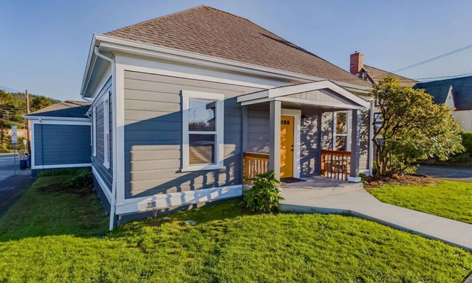 Arcata Casa | Located in Northtown Arcata, The Yellow Doors "A"