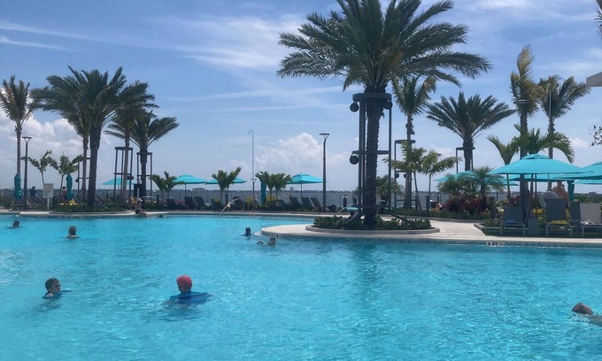 Jacarandas Casa | Located in southwest Florida, close to a vibrant downtown, and sandy beaches!