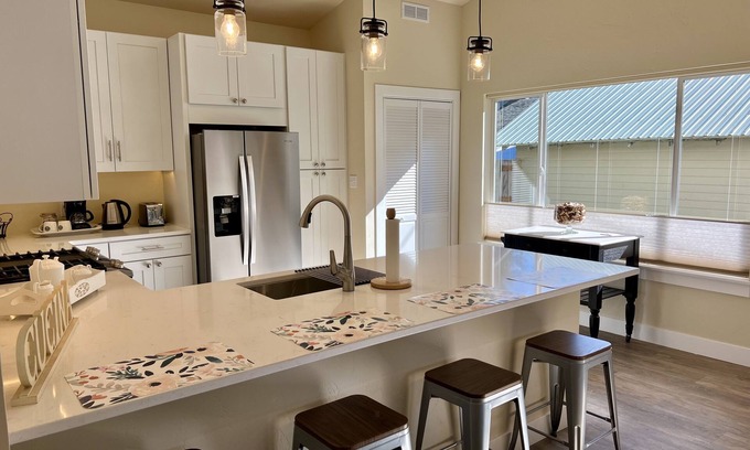 Sandpoint Casa | Located in South Sandpoint, only 2 blocks from the lake!