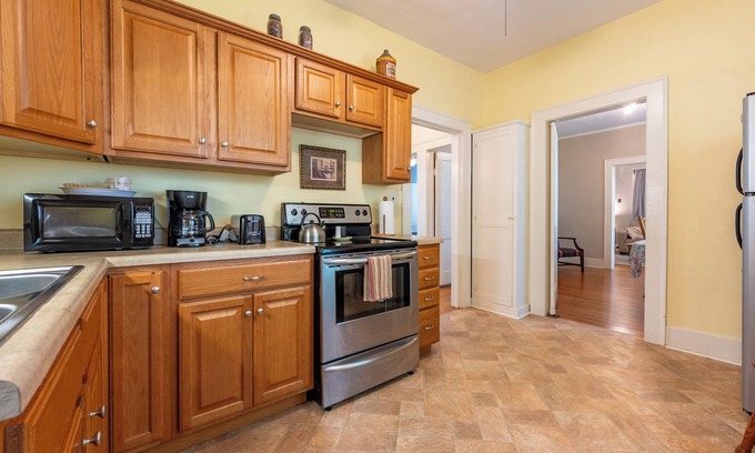 Mount Airy Casa | Located in the Heart of "Mayberry" a short walk to Main!
