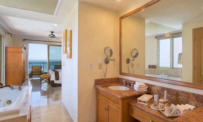 Centro Complejo | Located on the pristine medano beach