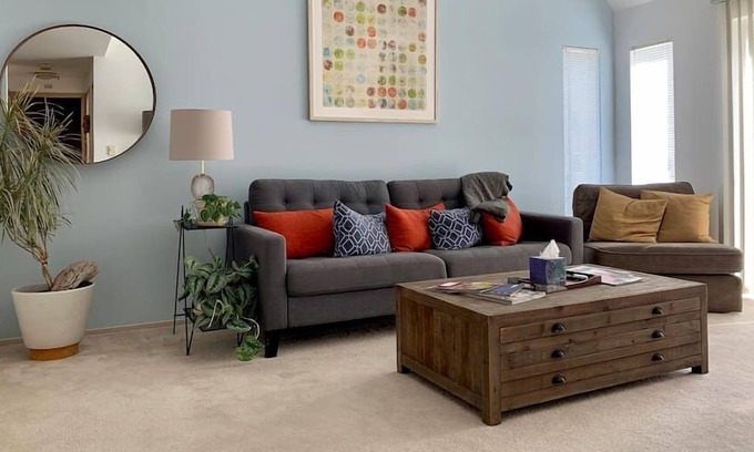 Old Ballard Condominio | Located one block away from Ballard's Market Street.