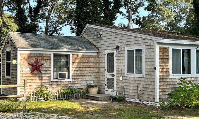 Bass River Cabina | 10 millas a Nantucket Sound, piscina, hermosos jardines, piscina, ideal para familias